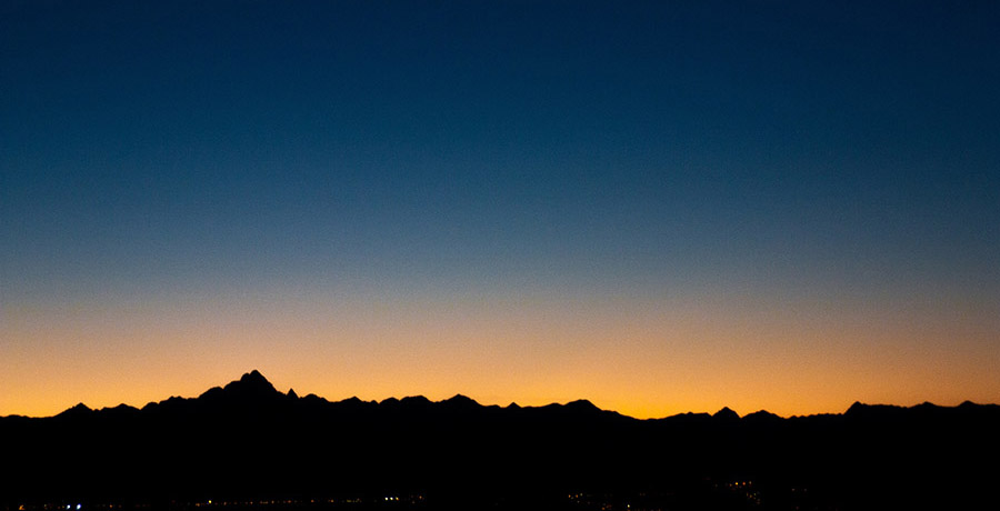 Il profilo delle colline al tramonto — Rivetti Gino